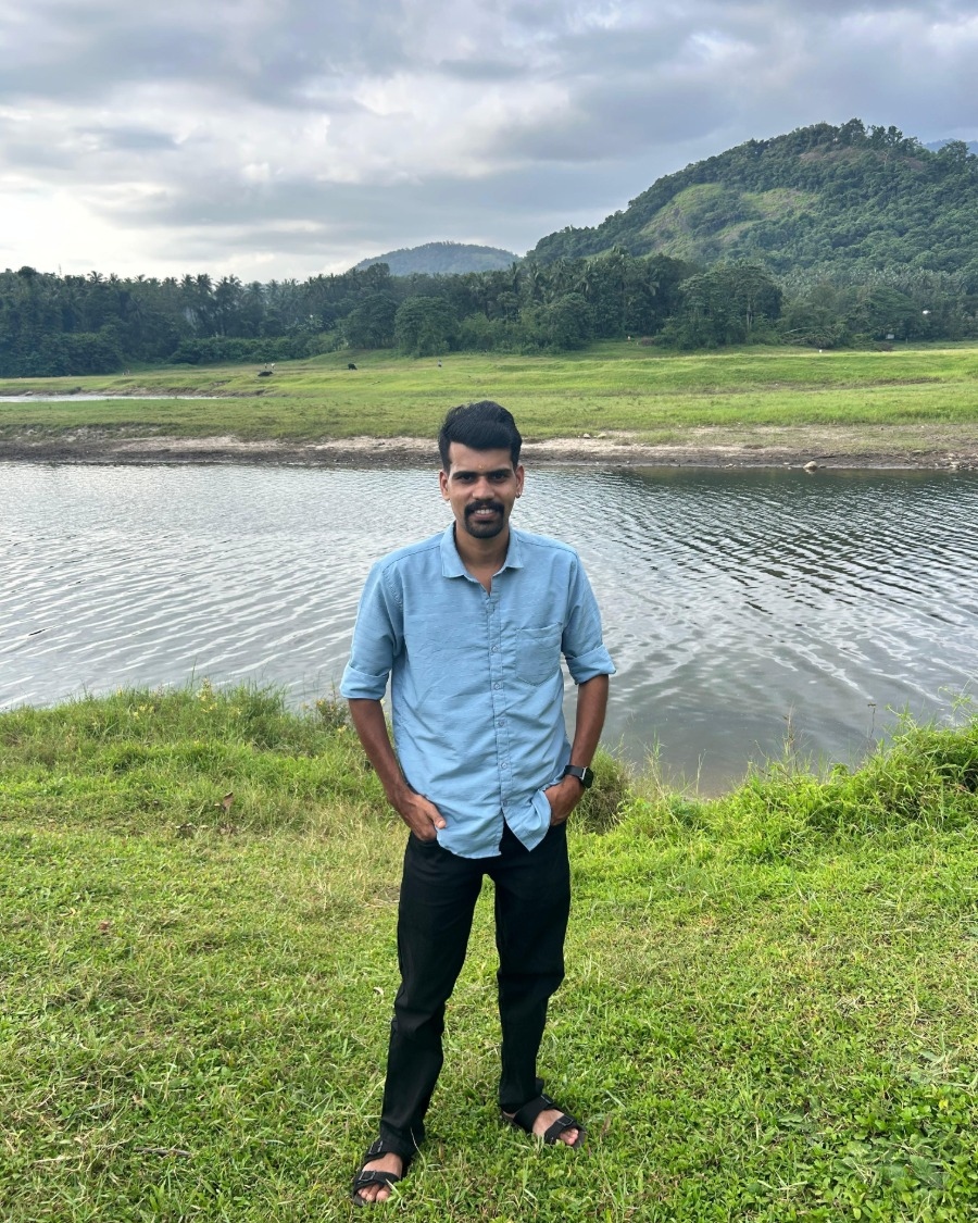 VINEESH VALIYAMEETHAL
