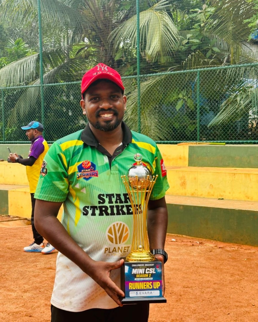 MANU  MUKKAM